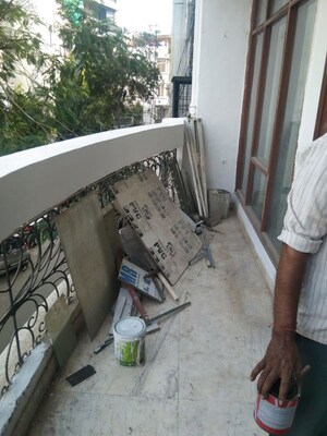 Balcony in 2 BHK Builder Floor at Chittaranjan Park – for Rent