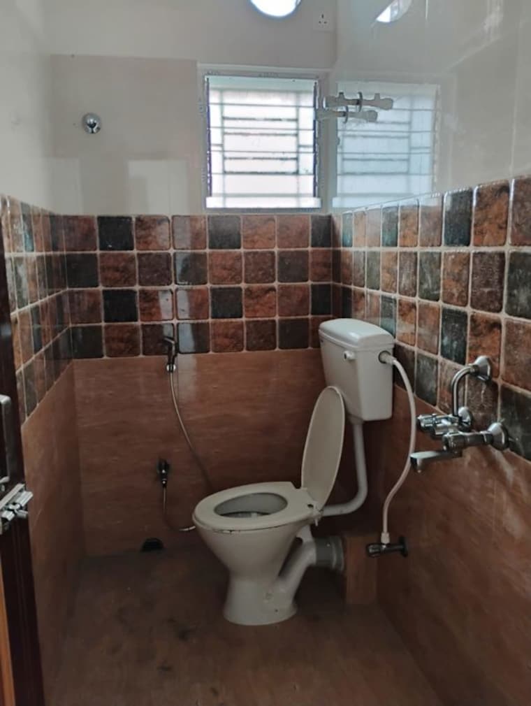 Bathroom, nayabad 2 Bedroom 980 Sq.Ft. Builder Floor In Nayabad Kolkata 10328283