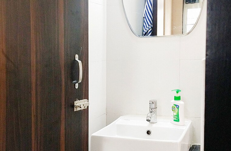 Bathroom, kandivali east Pg For Boys In Kandivali East 10328285