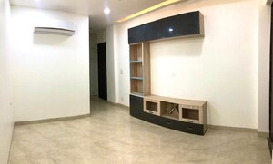 Room in 2 BHK Apartment at DLF The Skycourt, Sector 86 – for Rent