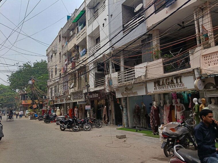 Exterior View, mukherjee nagar Commercial Shop 1400 Sq.Ft. In Mukherjee Nagar Delhi 10328287