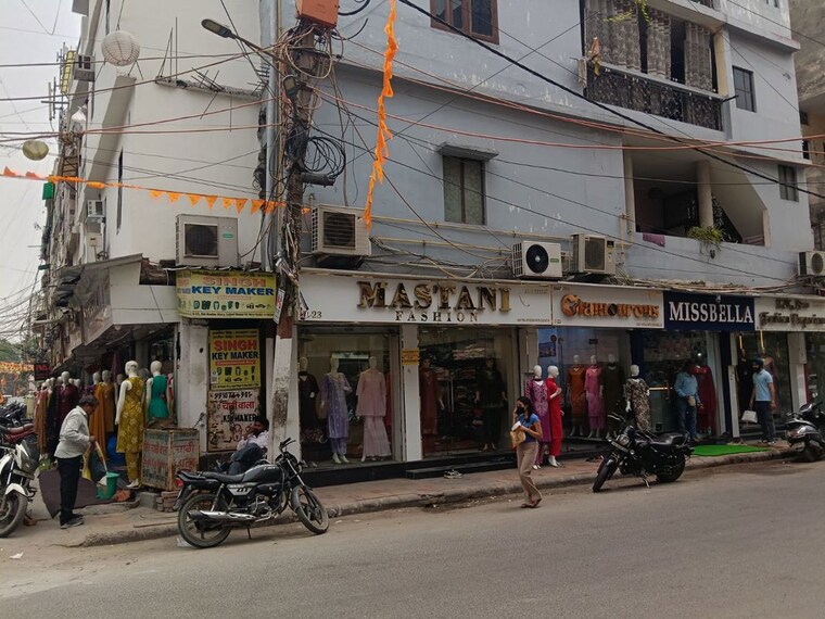 Exterior View, mukherjee nagar Commercial Shop 1400 Sq.Ft. In Mukherjee Nagar Delhi 10328287