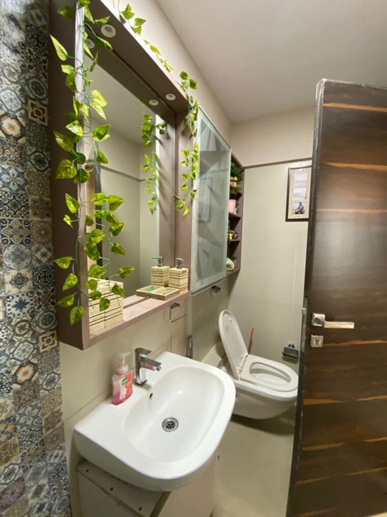 Bathroom, gurukrupa-marina-enclave 2 Bedroom 650 Sq.Ft. Apartment In Malad West Mumbai 10328294