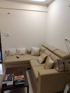 1 BHK Apartment For Rent in Deepa Mansion