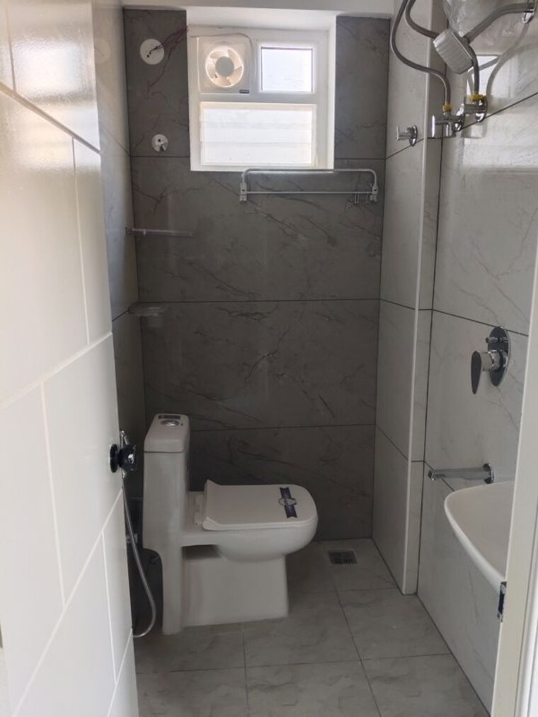 Bathroom, deepa-mansion 1 Bedroom 600 Sq.Ft. Apartment In Beml Layout Bangalore 10328309