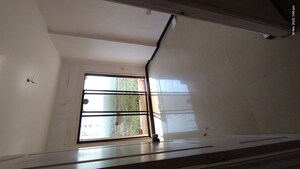 Bedroom in 1 BHK Apartment at Kandivali West – for Rent