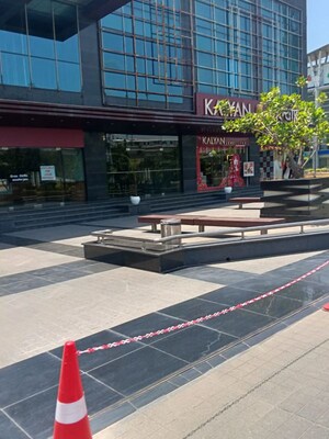  Shop – Exterior View View at JMD Empire Square, Sector 28 - for Rent