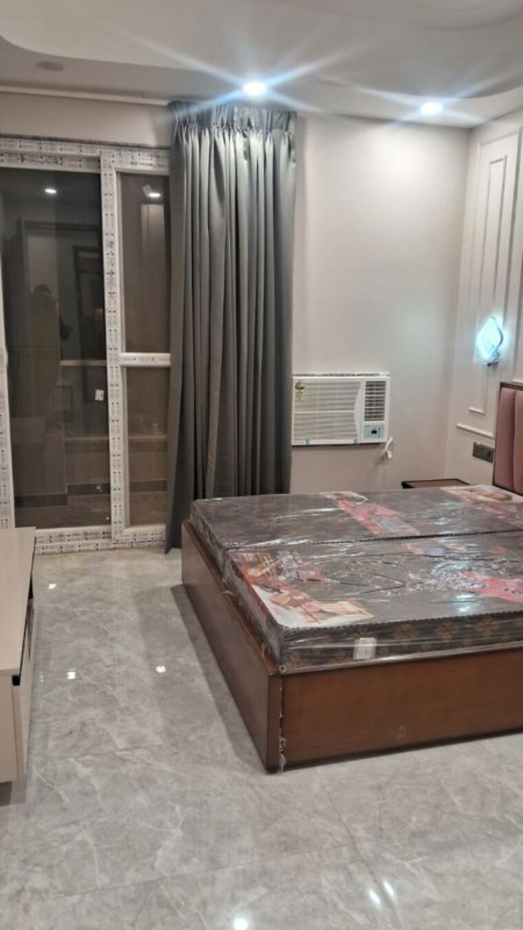 Bedroom, sector 24 1.5 Bedroom 400 Sq.Ft. Builder Floor In Sector 24 Gurgaon 9962868