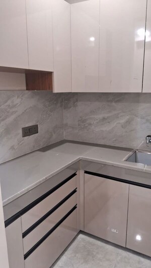 Kitchen in 1.5 BHK Builder Floor at Sector 24 – for Rent