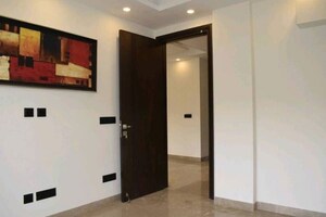 Room in 3 BHK Apartment at Emaar MGF Emerald Hills, Sector 65 – for Sale