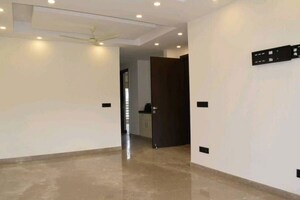 Room in 3 BHK Apartment at Emaar MGF Emerald Hills, Sector 65 – for Sale