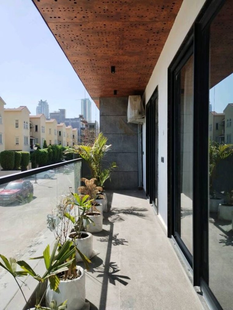 Balcony, emaar-mgf-emerald-hills 3 Bedroom 1380 Sq.Ft. Apartment In Sector 65 Gurgaon 10328336