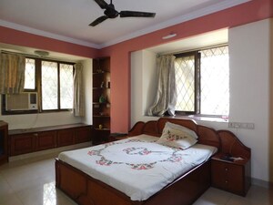 Bedroom in 2 BHK Apartment at Kalpataru Classic, Malad West – for Rent