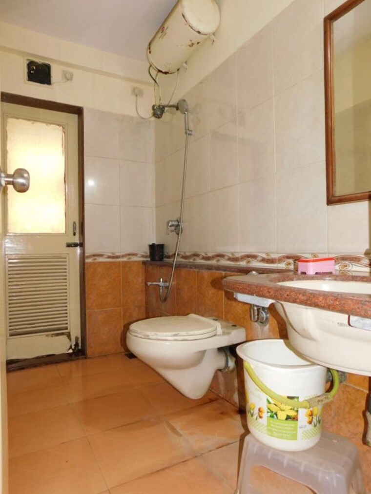 Bathroom, kalpataru-classic 2 Bedroom 800 Sq.Ft. Apartment In Malad West Mumbai 10328347
