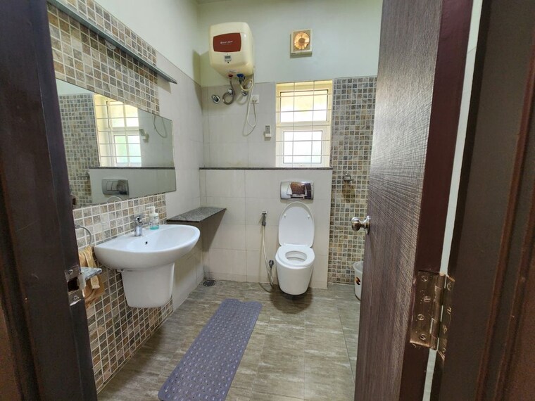 Bathroom, n-k-leasing-villa-scapes 3 Bedroom 4100 Sq.Ft. Villa In Kokapet Hyderabad 10328359