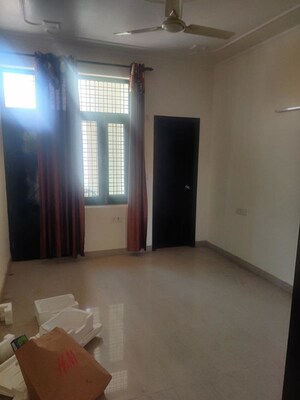 Room in 2 BHK Builder Floor at Palam Vihar Residents Association, Palam Vihar – for Rent