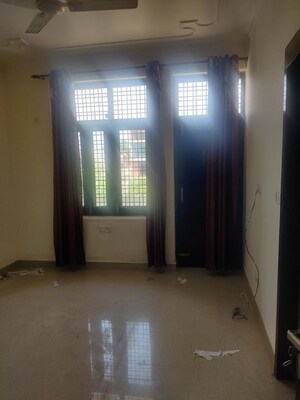 Room in 2 BHK Builder Floor at Palam Vihar Residents Association, Palam Vihar – for Rent