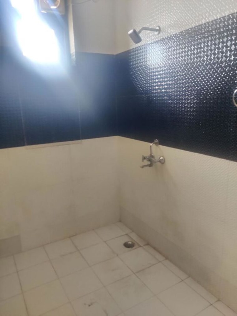 Bathroom, palam-vihar-residents-association 2 Bedroom 1400 Sq.Ft. Builder Floor In Palam Vihar Gurgaon 10328377