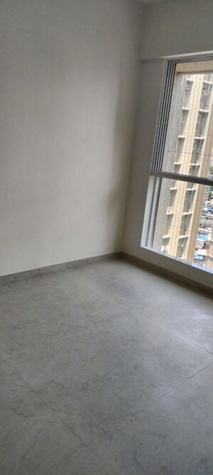 Room in 1 BHK Apartment at Dosti Oro 67, Kandivali West – for Rent