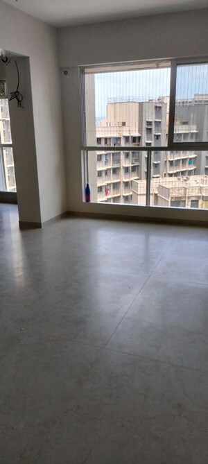 Room in 1 BHK Apartment at Dosti Oro 67, Kandivali West – for Rent