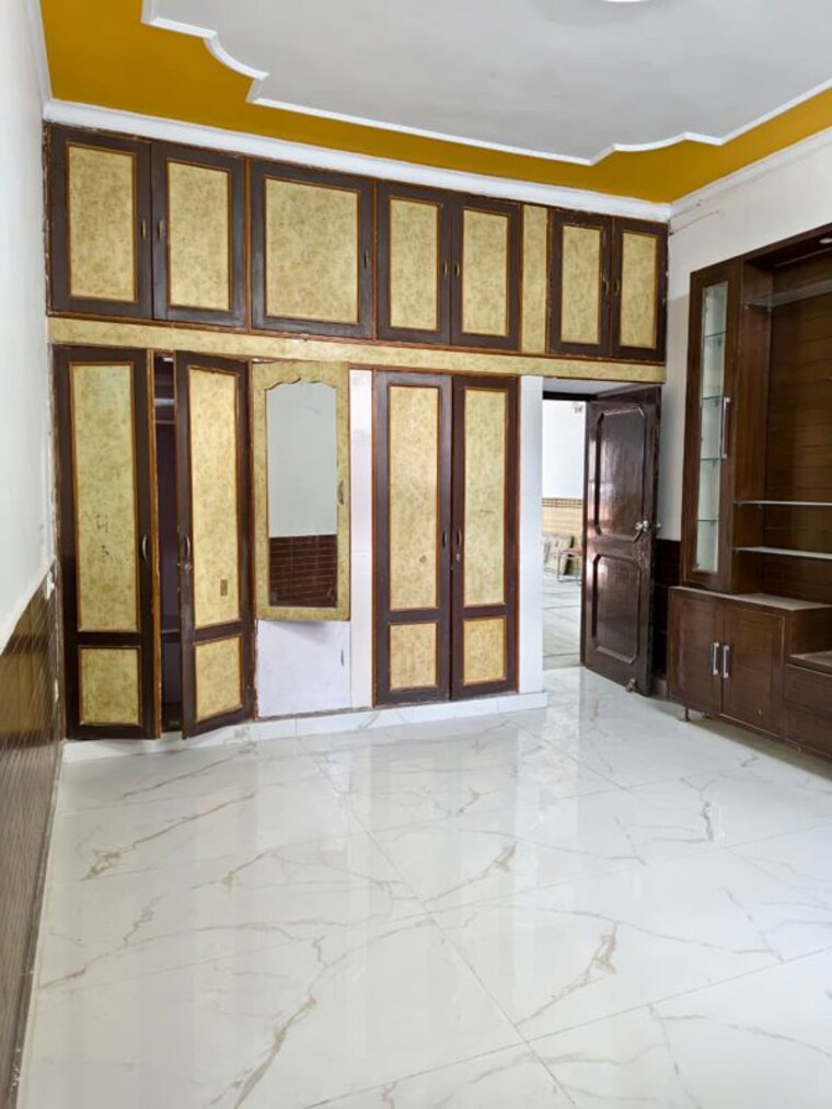 Room, ambala highway 4 Bedroom 120 Sq.Yd. Independent House In Ambala Highway Zirakpur 10328427