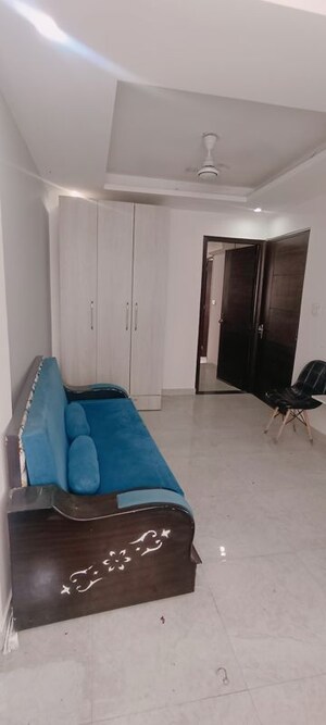 Team Area in 1 BHK Builder Floor at Sushant Lok Iii – for Rent