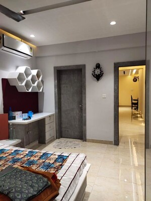 Bedroom in 4 BHK Apartment at Shankar Nagar – for Rent