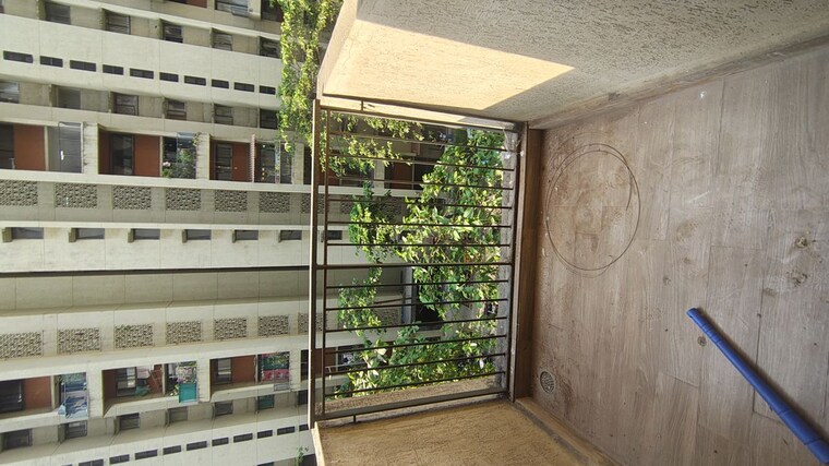 Balcony, lodha-lakeshore-greens 1.5 Bedroom 610 Sq.Ft. Apartment In Dombivli East Thane 10328448