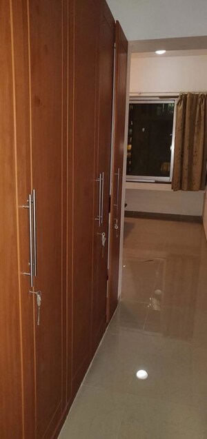 Furnished Amenities in 2 BHK Apartment at Ashok Towers, Parel – for Rent