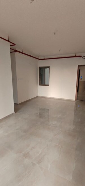 Room in 2 BHK Apartment at Sheth Auris Bliss, Malad West – for Rent