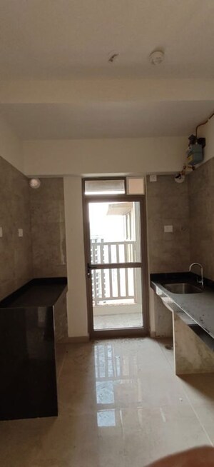 Room in 2 BHK Apartment at Sheth Auris Bliss, Malad West – for Rent
