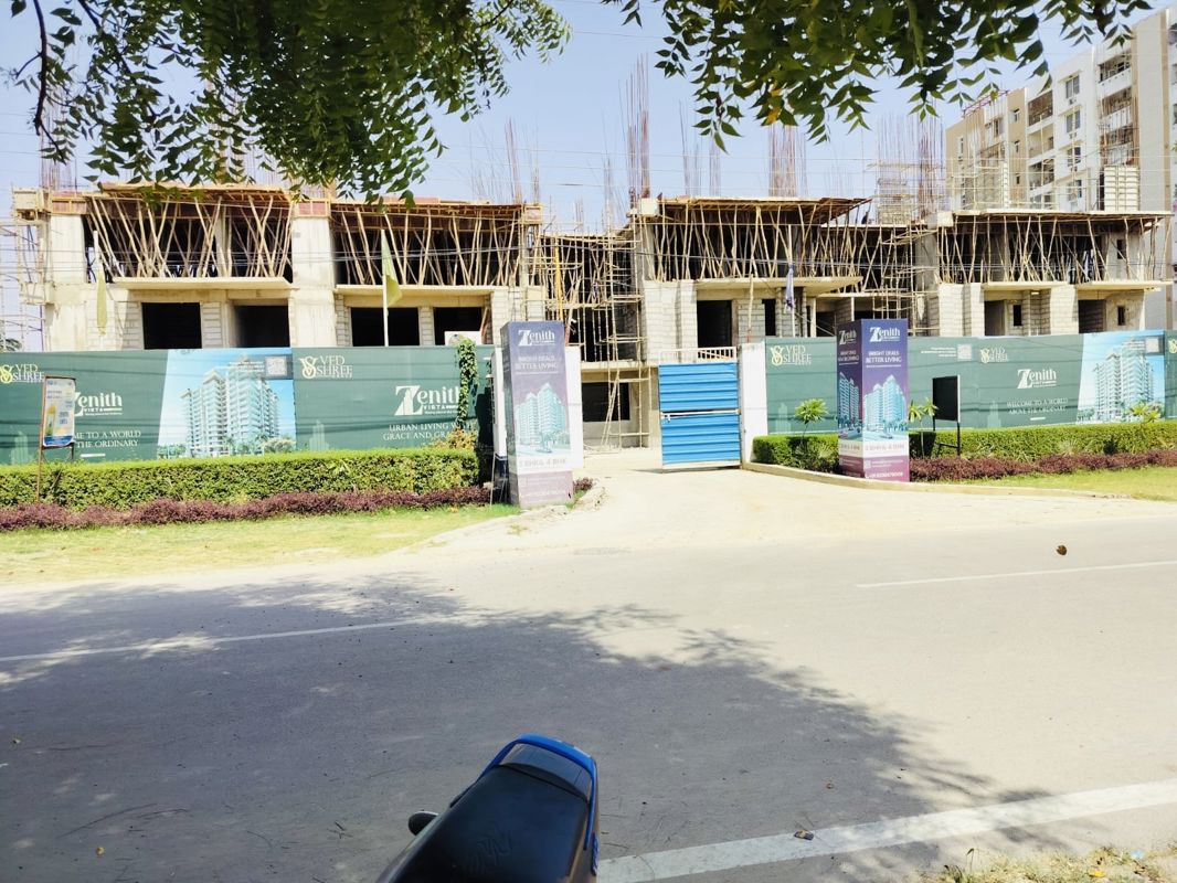 3.5 BHK + Servant Room,Extra Room Apartment For Sale in Vrinda Van Colony