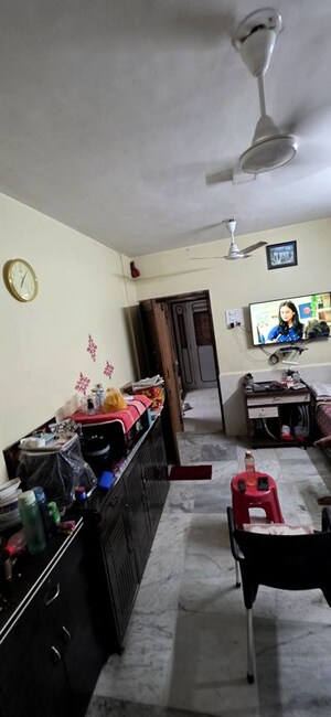Team Area in 1 BHK Apartment at Jay Amrat Apartment, Malad West – for Sale