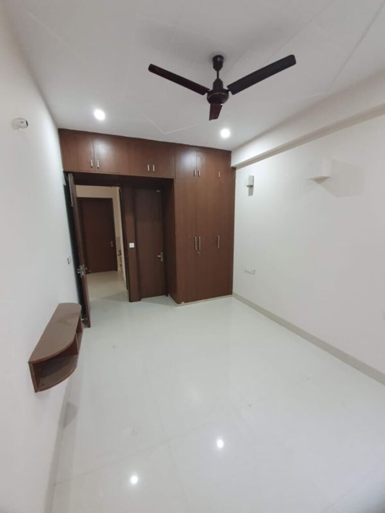 Room, kanhai 3 Bedroom 263 Sq.Yd. Builder Floor In Kanhai Gurgaon 10328494