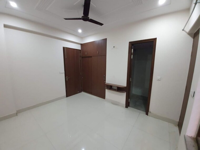 Room, kanhai 3 Bedroom 263 Sq.Yd. Builder Floor In Kanhai Gurgaon 10328494