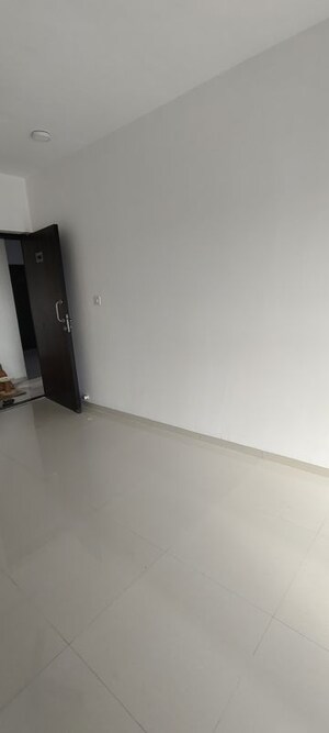 Room in 2 BHK Apartment at UK Iridium, Kandivali East – for Rent