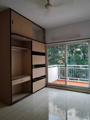 Room in 2 BHK Apartment at SJR Verity, Kasavanahalli – for Rent