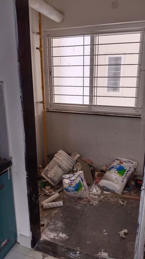 Room in 2 BHK Apartment at My Home Mangala, Kondapur – for Rent