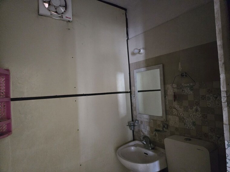 Bathroom, kohli-one-malibu-town-plot 1 Bedroom 120 Sq.Ft. Builder Floor In Sector 47 Gurgaon 10328525