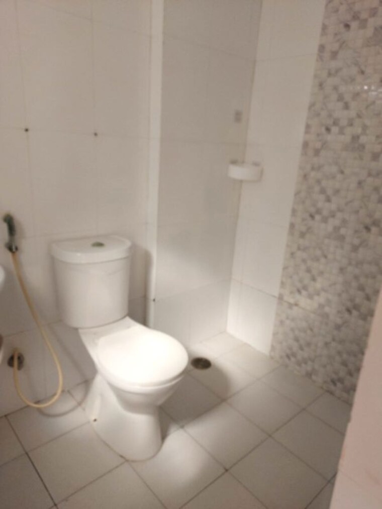 Bathroom, ska-greenarch 2 Bedroom 1000 Sq.Ft. Apartment In Sector 16b Greater Noida Greater Noida 10328535