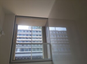 Room in 2 BHK Apartment at Runwal Sanctuary, Mulund West – for Rent