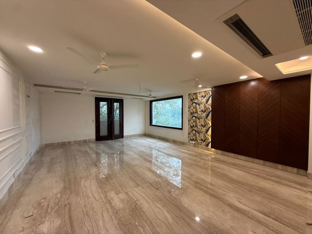 4 BHK + Servant Room Builder Floor For Sale in Panchsheel Park