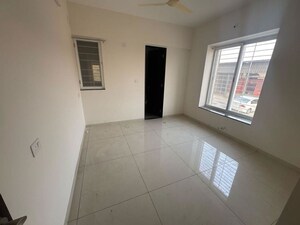Room in 2 BHK Apartment at Yashwin Orrizonte, Kharadi – for Rent