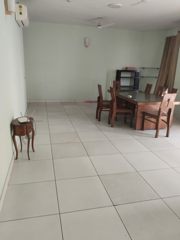 3 BHK + Servant Room 2350 Sq.Ft. Apartment in Jaypee Green The Star Court