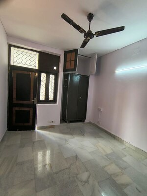 Room in 3 BHK Builder Floor at Kalkaji – for Rent