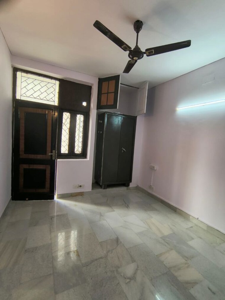Room, kalkaji 3 Bedroom 1500 Sq.Ft. Builder Floor In Kalkaji Delhi 10328578