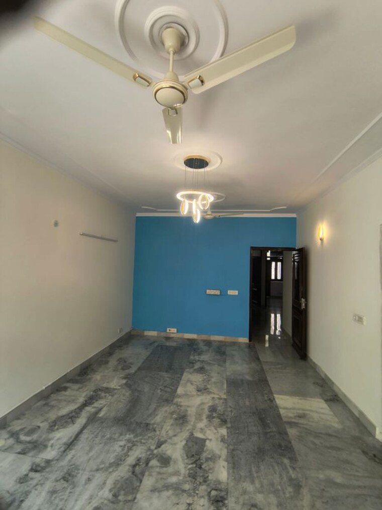 Room, kalkaji 3 Bedroom 1500 Sq.Ft. Builder Floor In Kalkaji Delhi 10328578