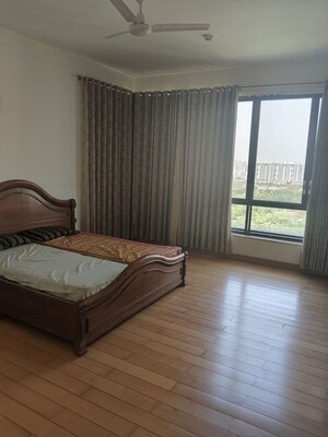 Room in 2 BHK Apartment at Jaypee Green Crescent Court, Jaypee Greens – for Rent