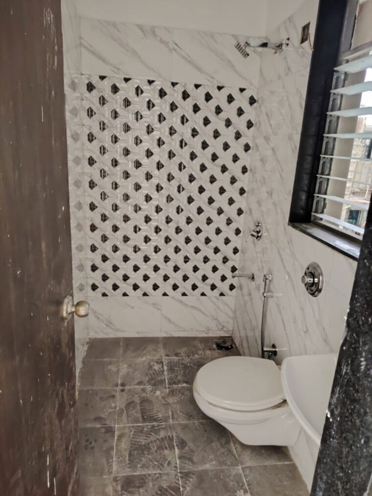 Bathroom, uk-iridium 2 Bedroom 633 Sq.Ft. Apartment In Kandivali East Mumbai 10328579