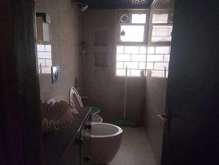 Bathroom, kalpana-villa-housing-society 3.5 Bedroom 2200 Sq.Ft. Apartment In Viman Nagar Pune 10328584